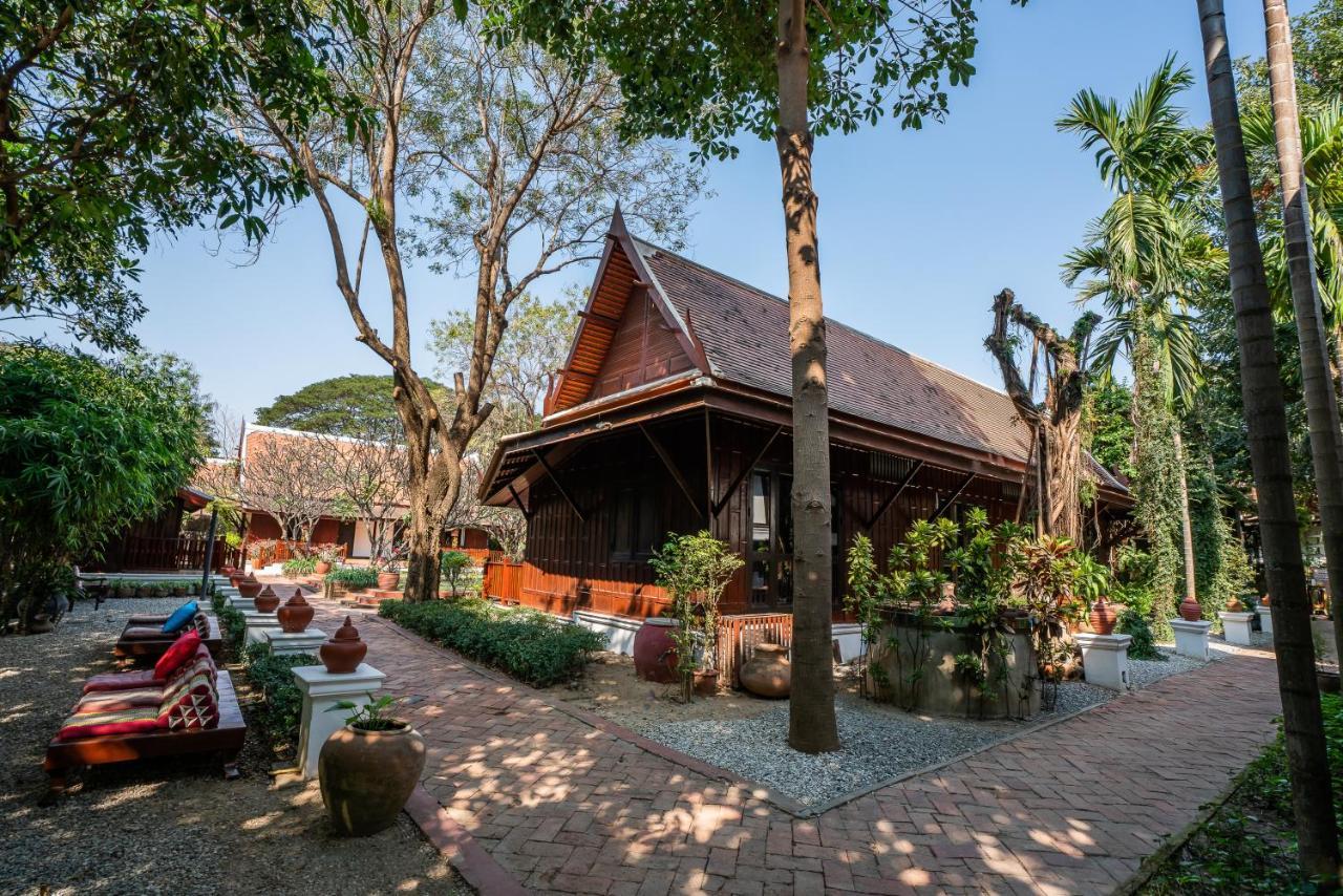 Legendha Sukhothai Hotel Bagian luar foto